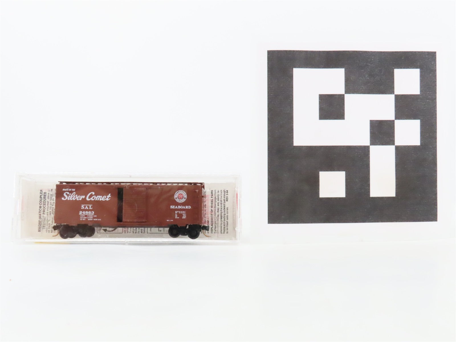 N Scale Micro-Trains 42060 PFI Potlatch Forests Inc. 40' Box Car 424 RTR