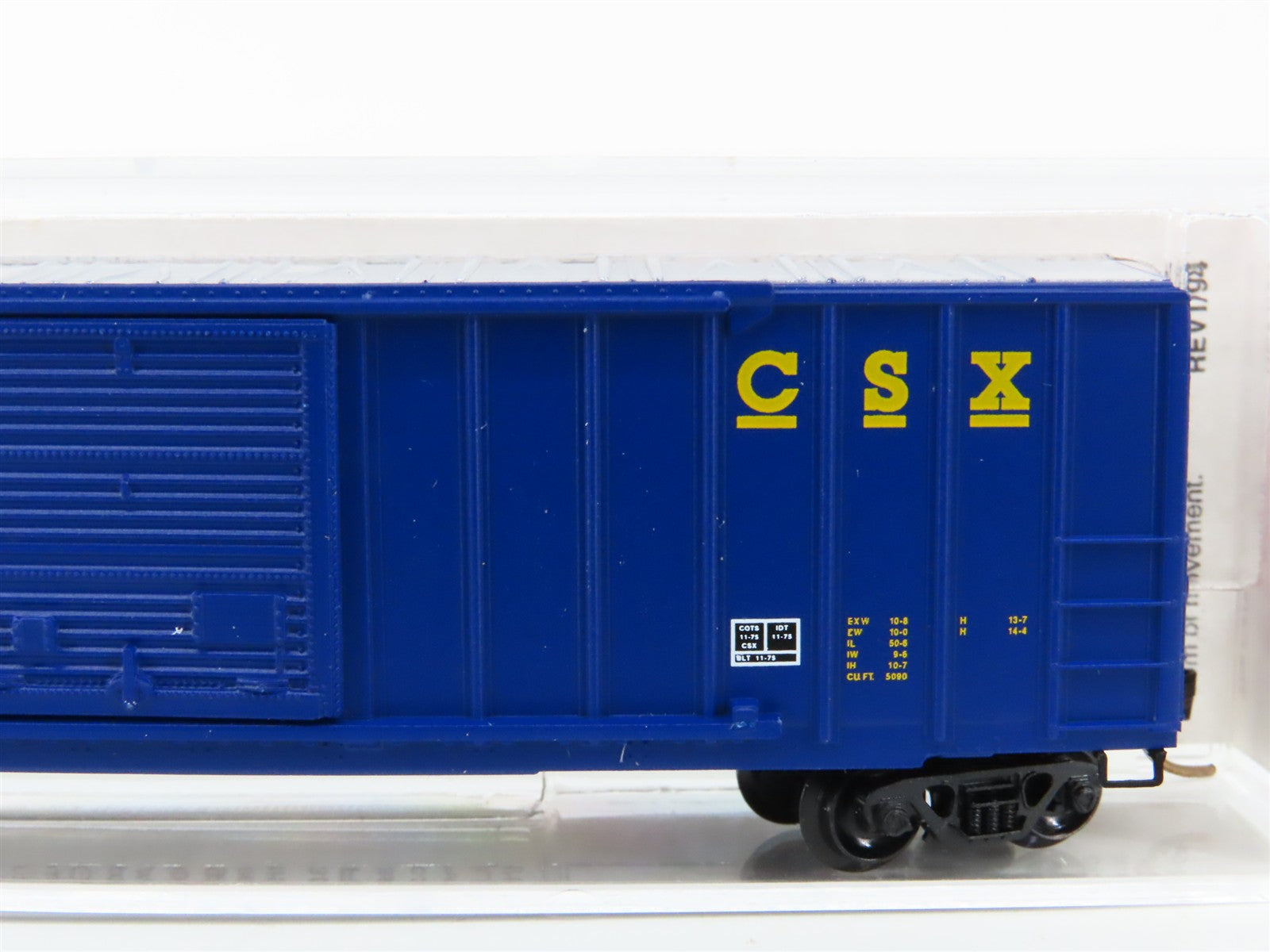 N Scale Micro-Trains 25550/1 CSXT CSX Transportation 50' Rib Side Box Car RTR