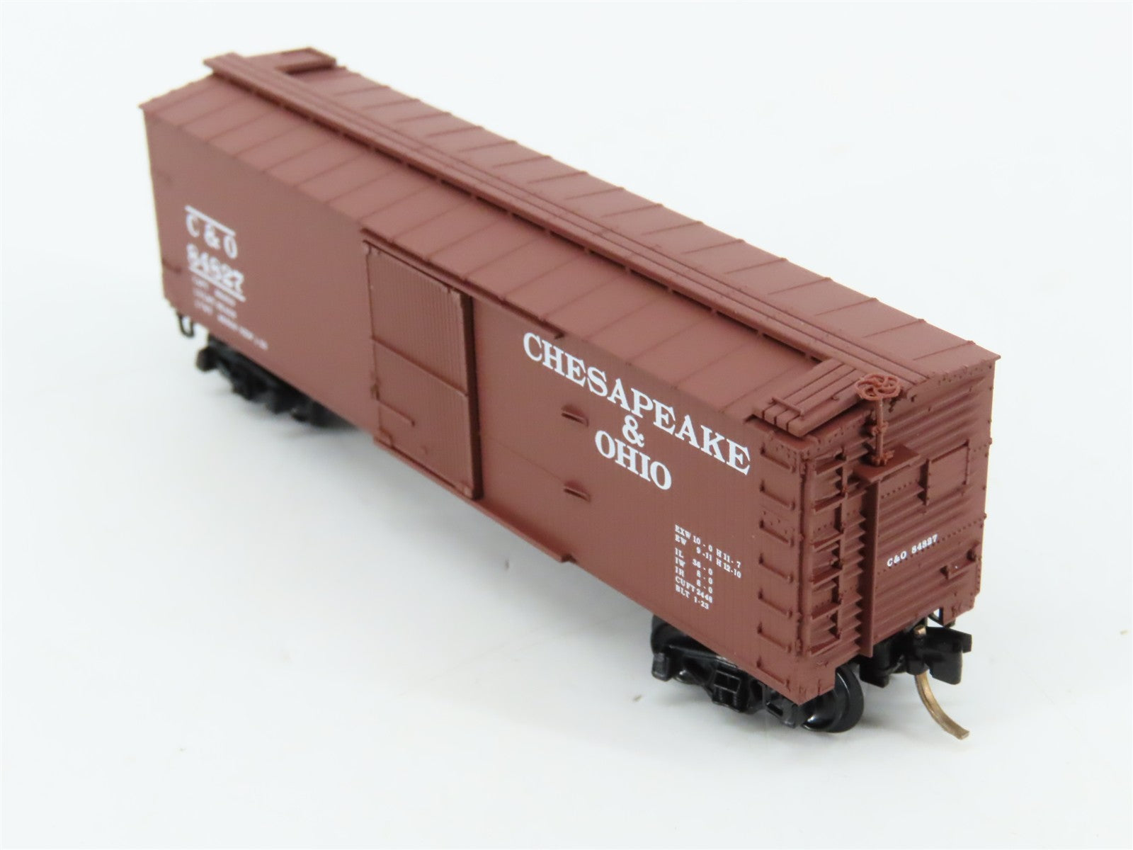 N Scale Micro-Trains 39170 C&O Chesapeake & Ohio 40' Box Car 84827 RTR