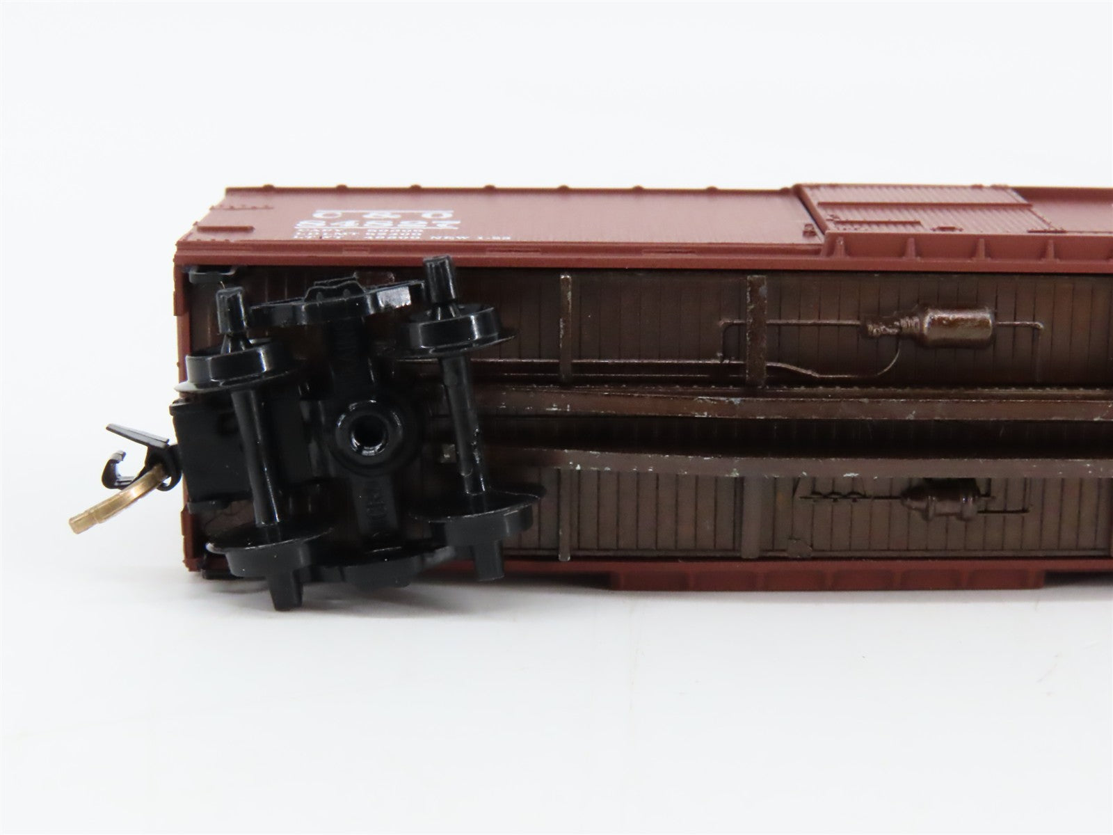 N Scale Micro-Trains 39170 C&O Chesapeake & Ohio 40' Box Car 84827 RTR