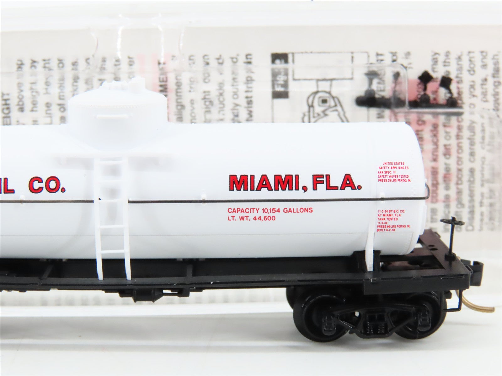 N Scale Micro-Trains 65420 BEPX Belcher Oil Co. 39' 39' Single Dome Tank Car RTR