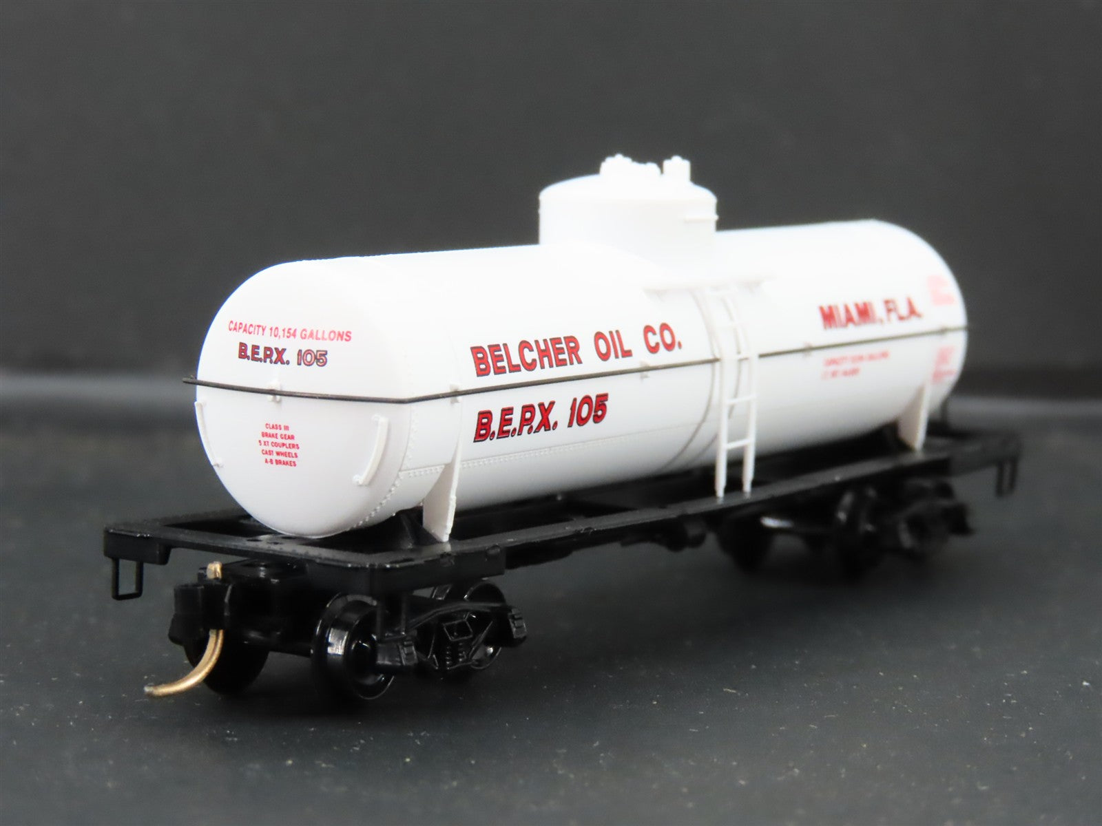 N Scale Micro-Trains 65420 BEPX Belcher Oil Co. 39' 39' Single Dome Tank Car RTR