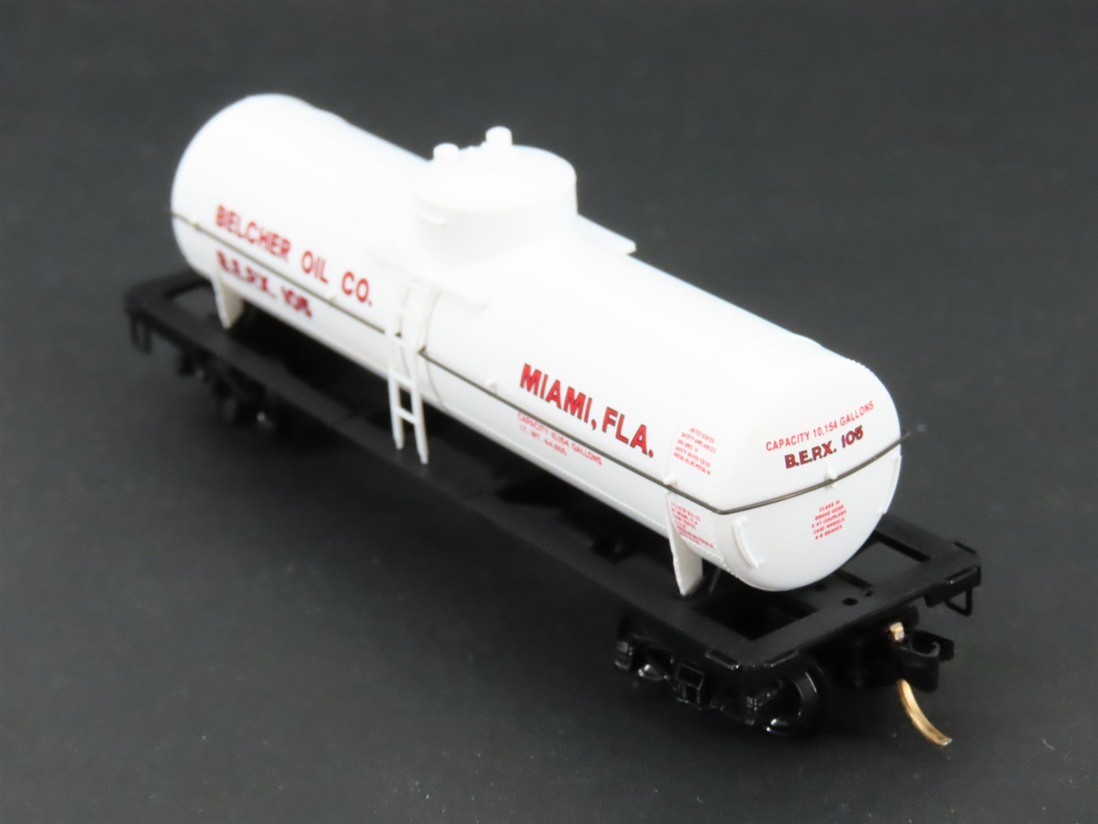 N Scale Micro-Trains 65420 BEPX Belcher Oil Co. 39' 39' Single Dome Tank Car RTR