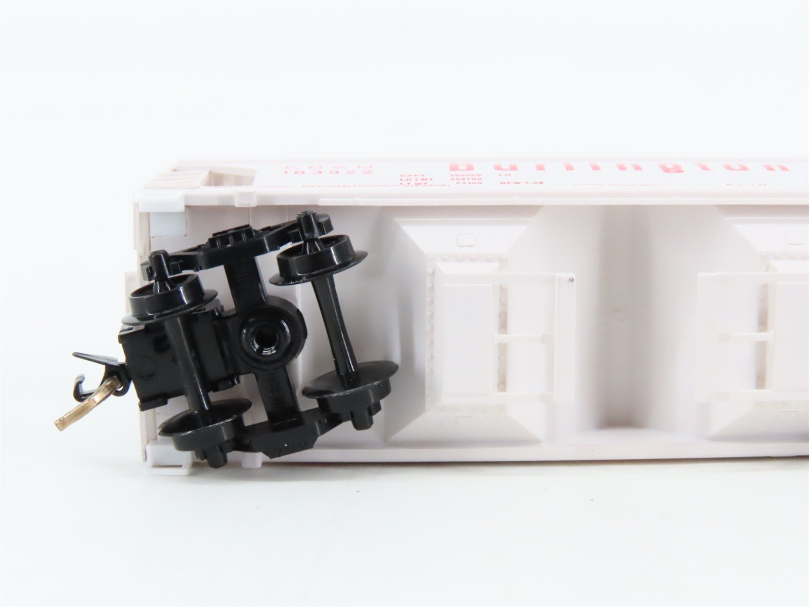 N Scale Micro-Trains 92070 Chicago, Burlington & Quincy 2-Bay Covered Hopper RTR