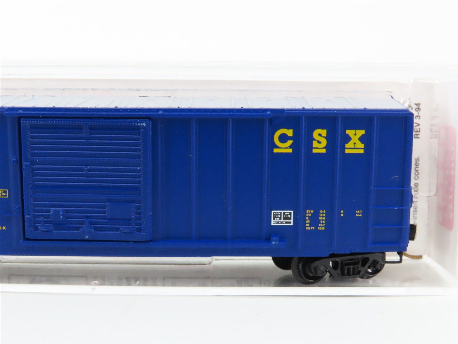 N Scale Micro-Trains 25550/2 CSX 50' 50' Rib Side Box Car, Single Door RTR