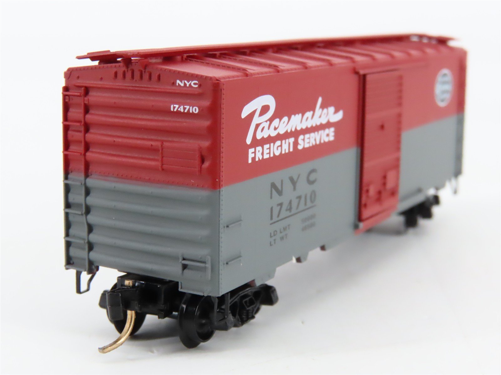 N Scale Micro-Trains 20240 NYC New York Central 40' Box Car 174710 RTR