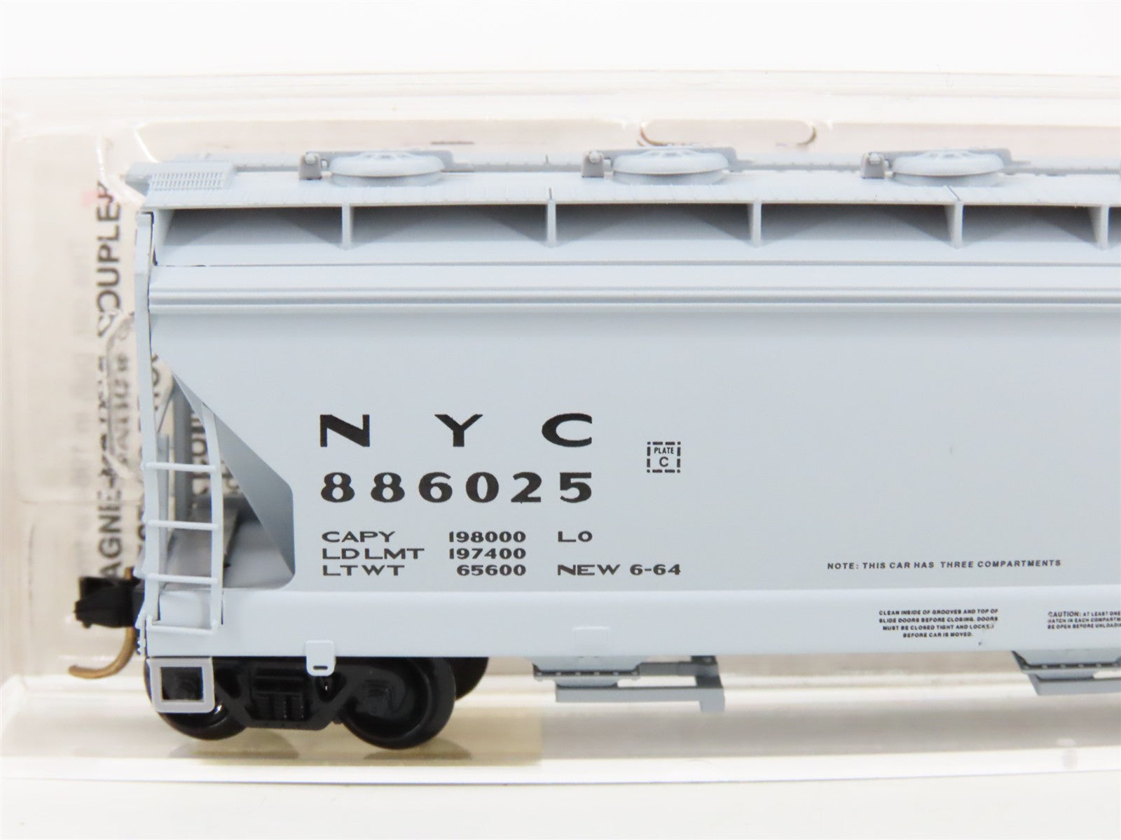 N Scale Micro-Trains 93030 NYC New York Central 3-Bay Covered Hopper 886025 RTR
