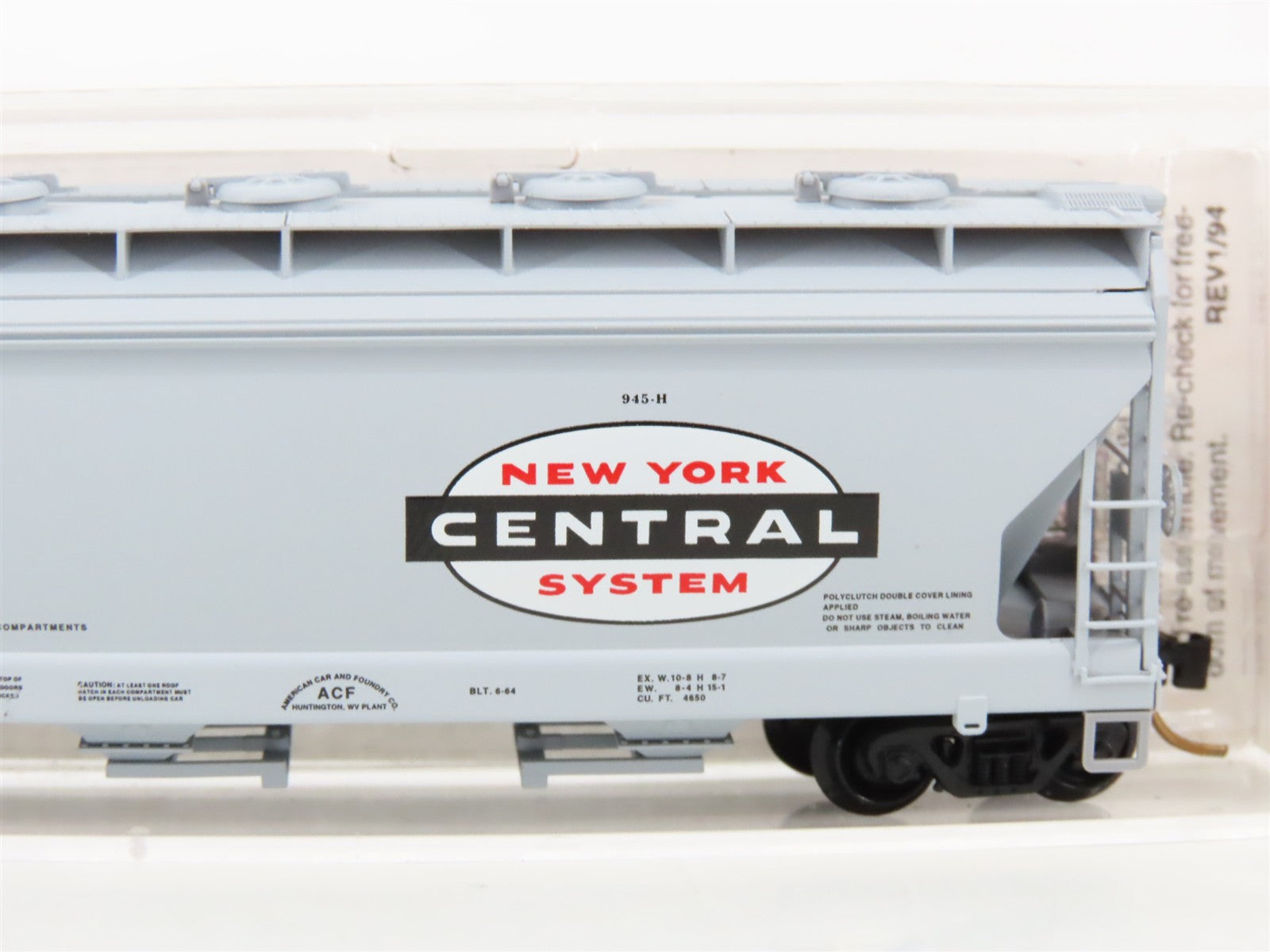 N Scale Micro-Trains 93030 NYC New York Central 3-Bay Covered Hopper 886025 RTR
