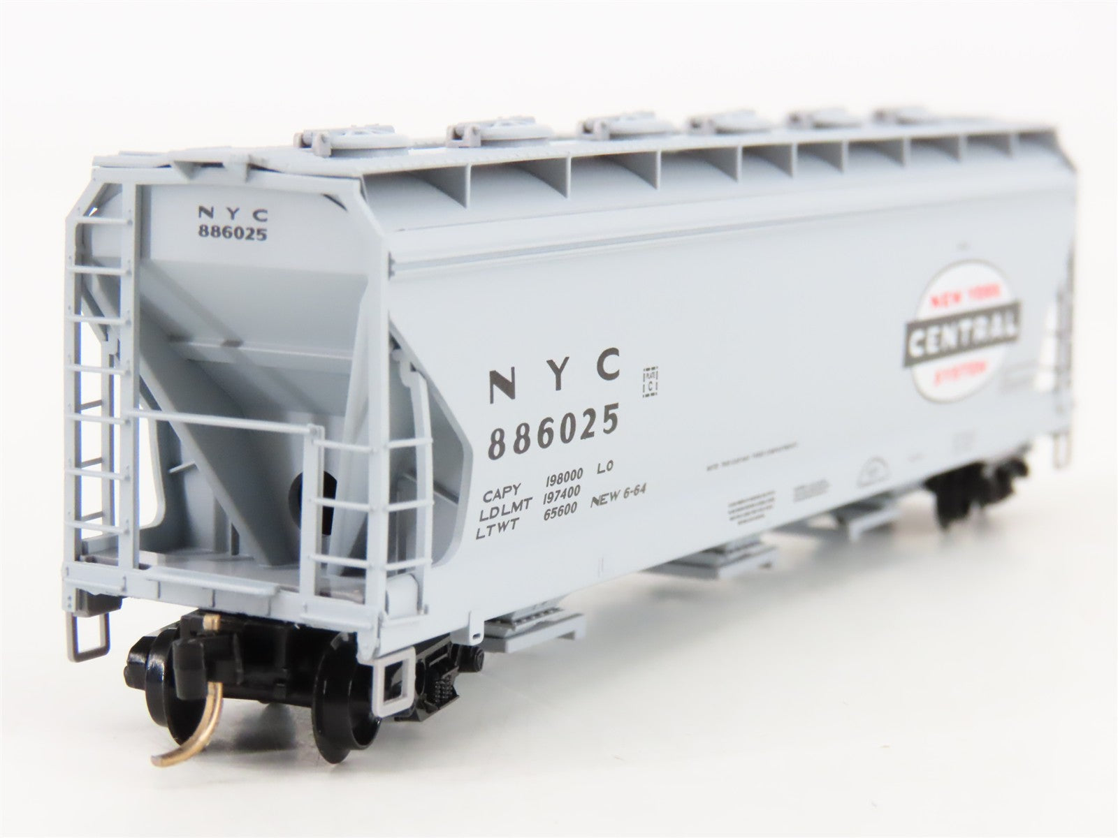 N Scale Micro-Trains 93030 NYC New York Central 3-Bay Covered Hopper 886025 RTR