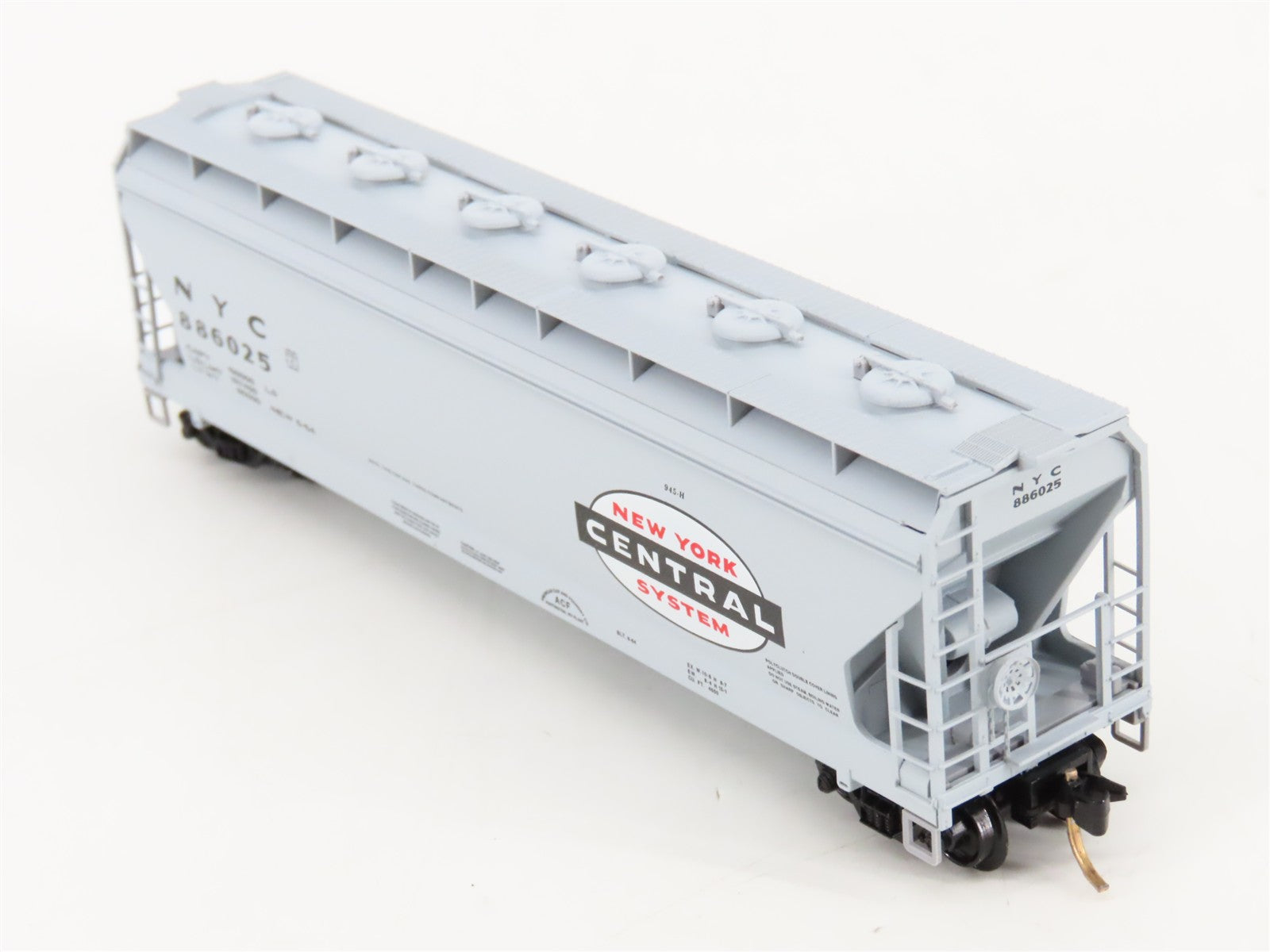 N Scale Micro-Trains 93030 NYC New York Central 3-Bay Covered Hopper 886025 RTR