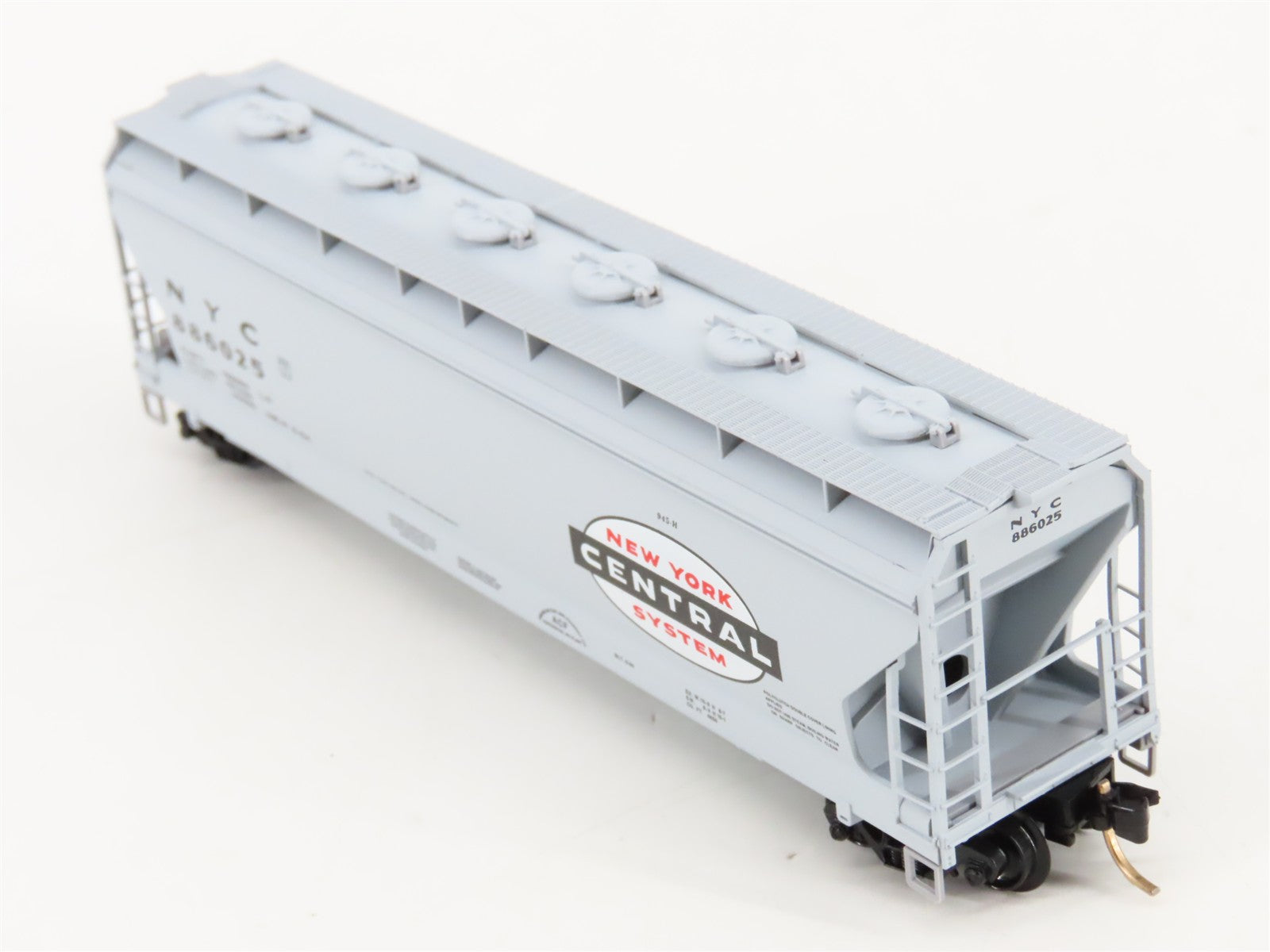 N Scale Micro-Trains 93030 NYC New York Central 3-Bay Covered Hopper 886025 RTR