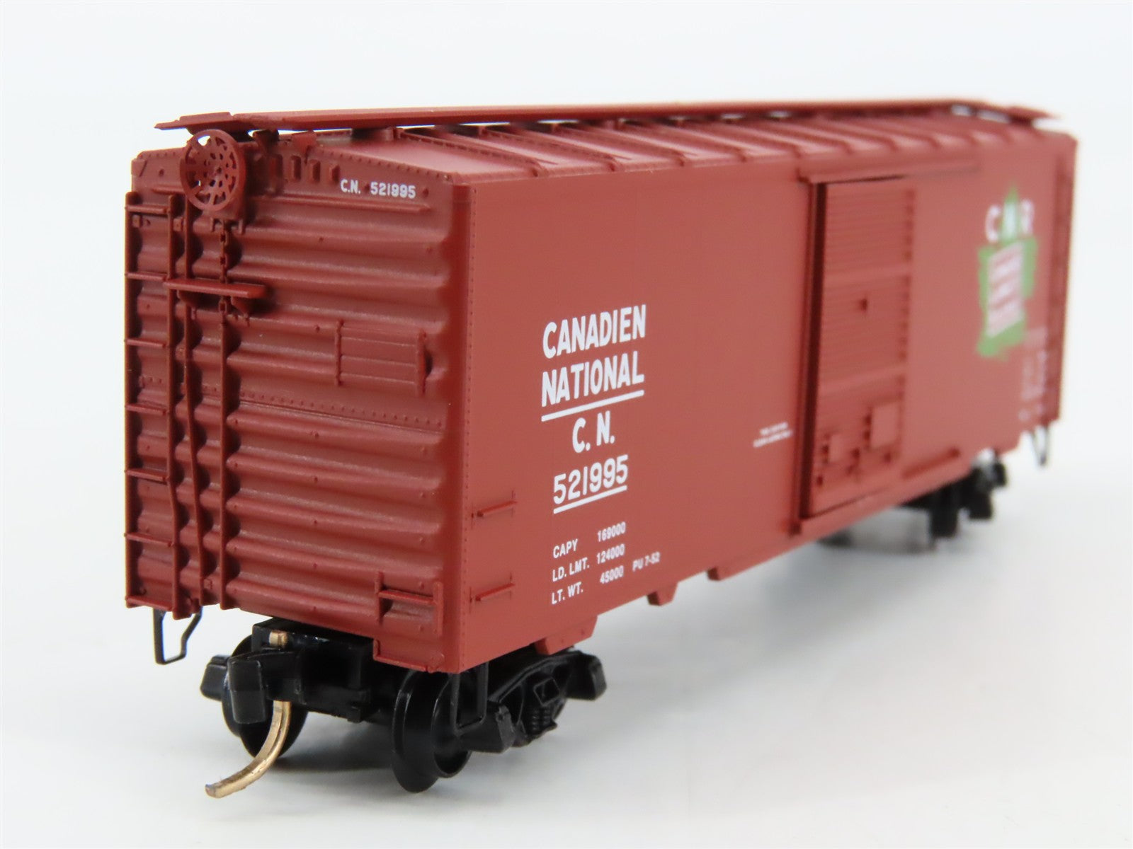 N Scale Micro-Trains 20206 CN Canadian National 40' Box Car 521995 RTR