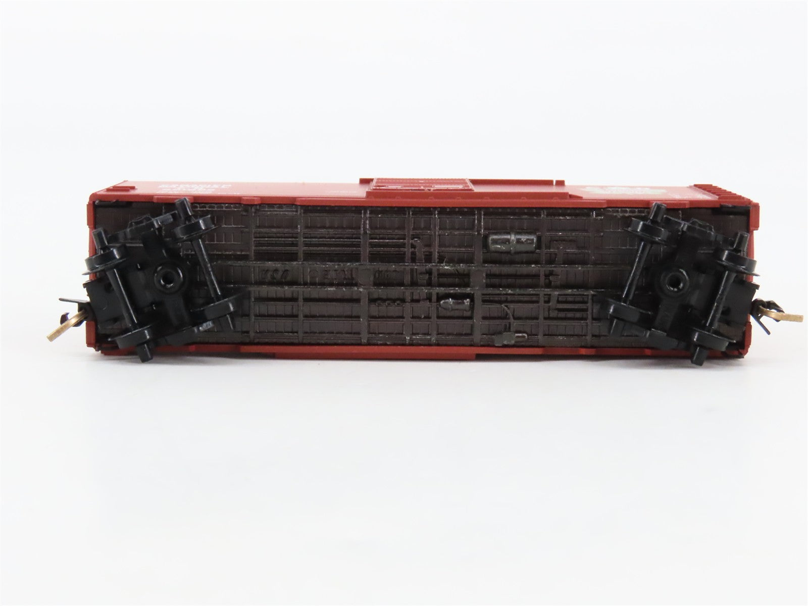 N Scale Micro-Trains 20206 CN Canadian National 40' Box Car 521995 RTR