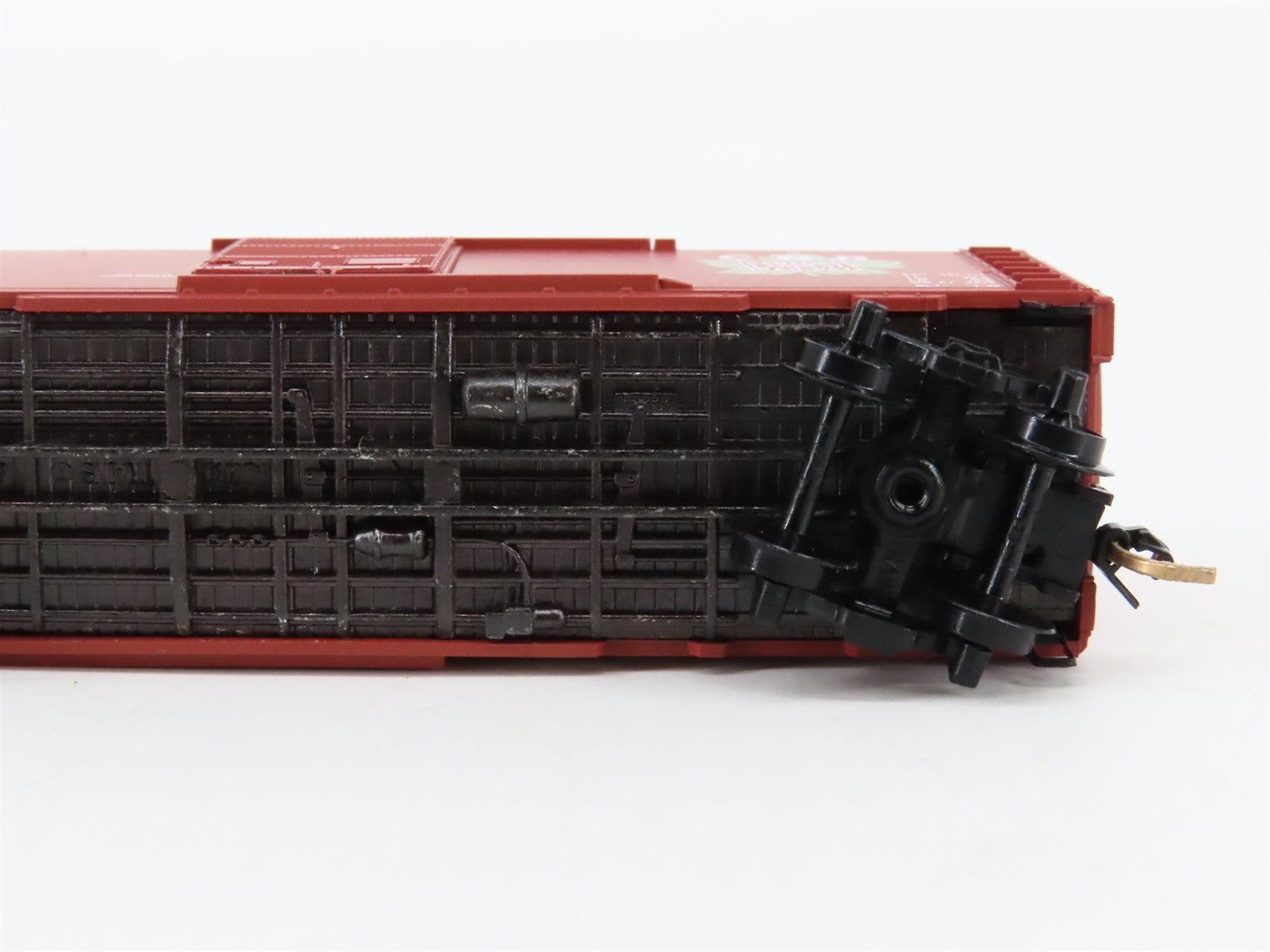 N Scale Micro-Trains 20206 CN Canadian National 40' Box Car 521995 RTR