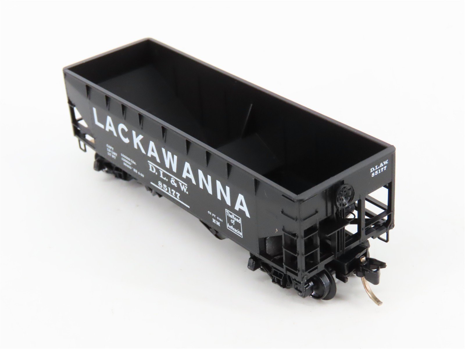 N Scale Micro-Trains 55360 Delaware, Lackawanna & Western 33' 2-Bay Hopper RTR