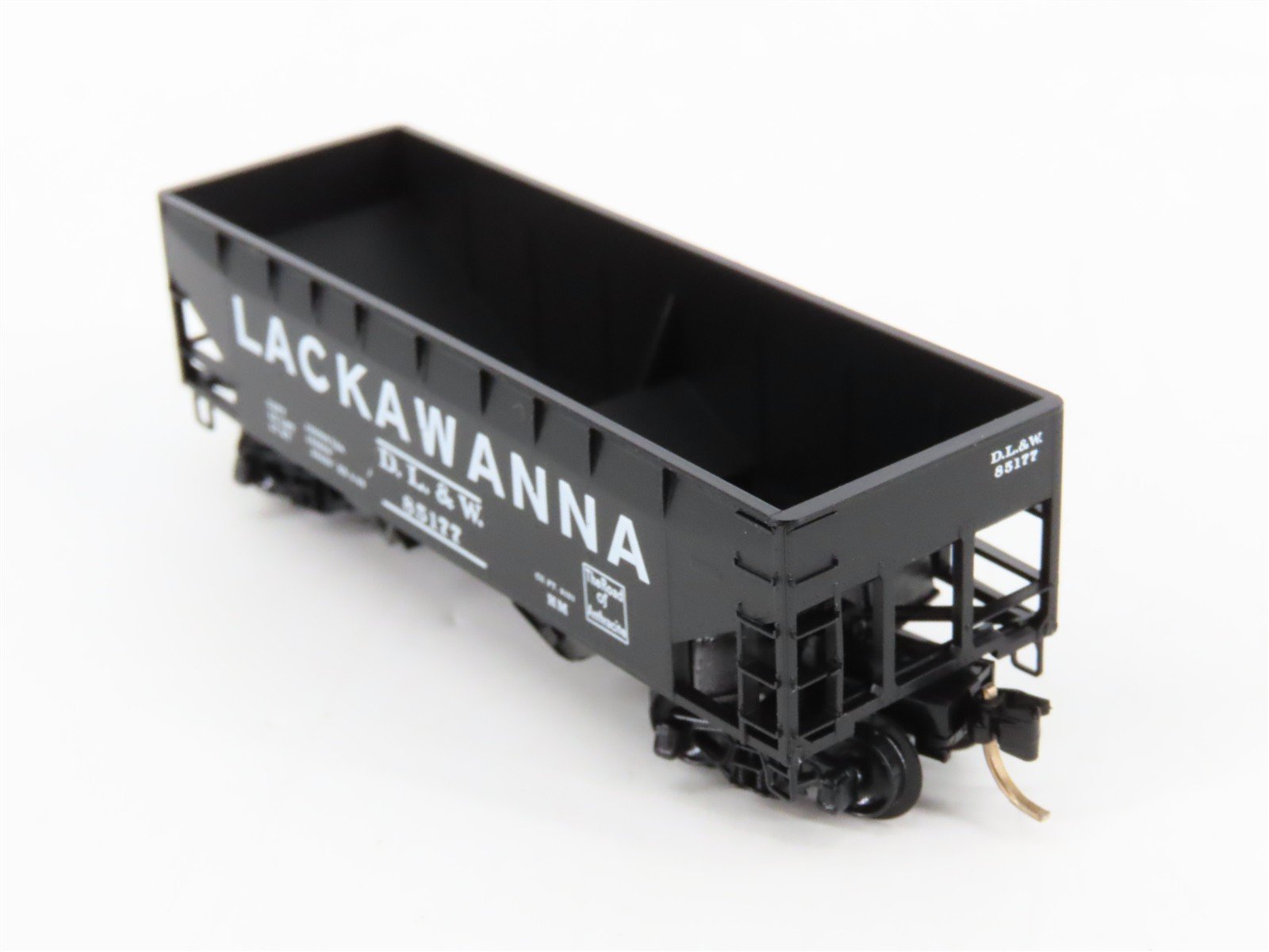N Scale Micro-Trains 55360 Delaware, Lackawanna & Western 33' 2-Bay Hopper RTR