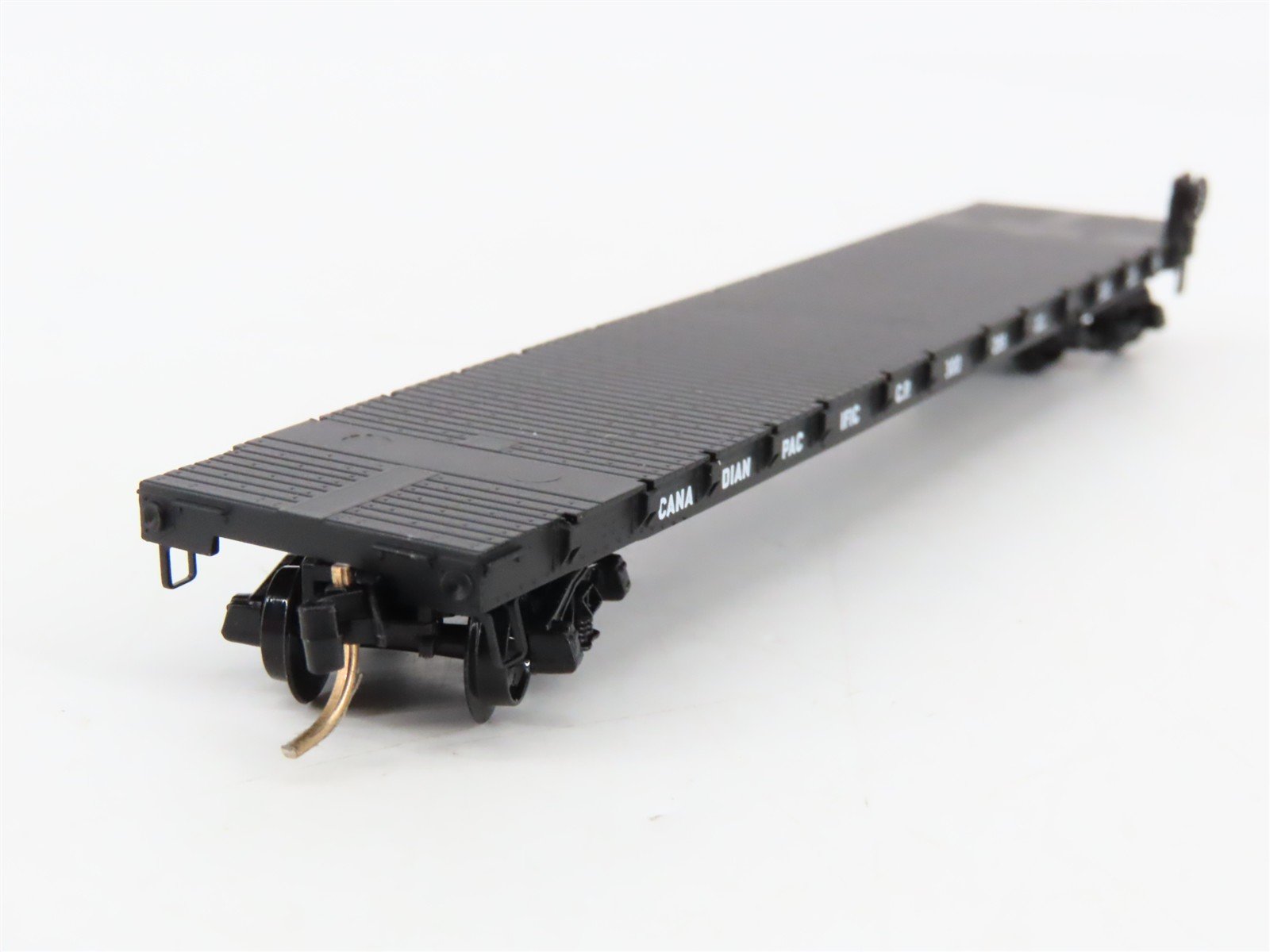 N Scale Micro-Trains 44040 CP Canadian Pacific 50' Flat Car 300055 RTR