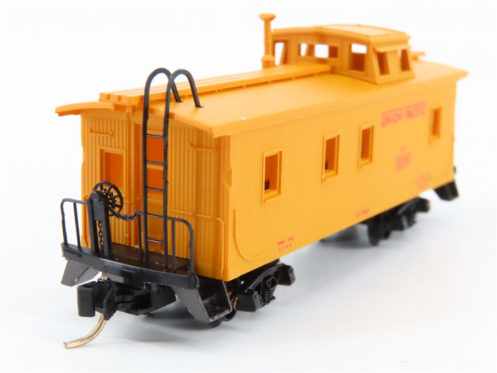 N Scale Micro-Trains 50100 UP Union Pacific 34' Caboose 3245 RTR