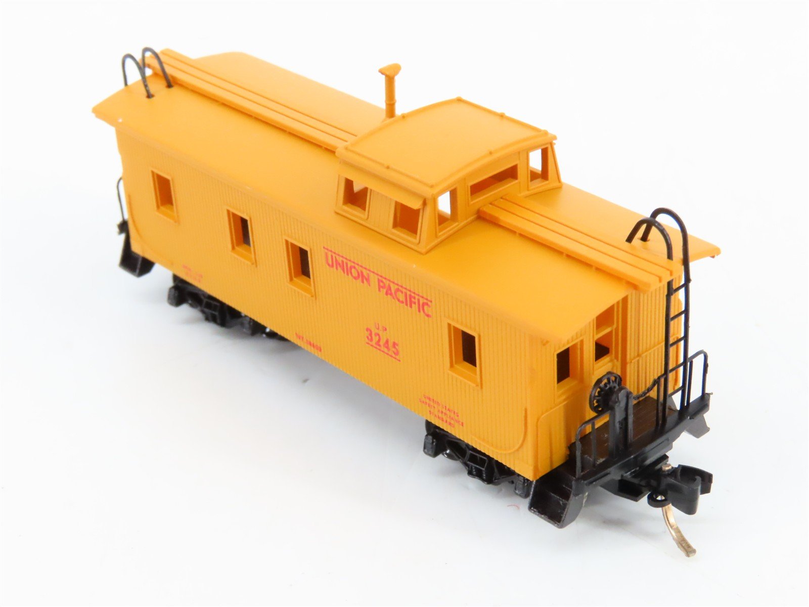 N Scale Micro-Trains 50100 UP Union Pacific 34' Caboose 3245 RTR