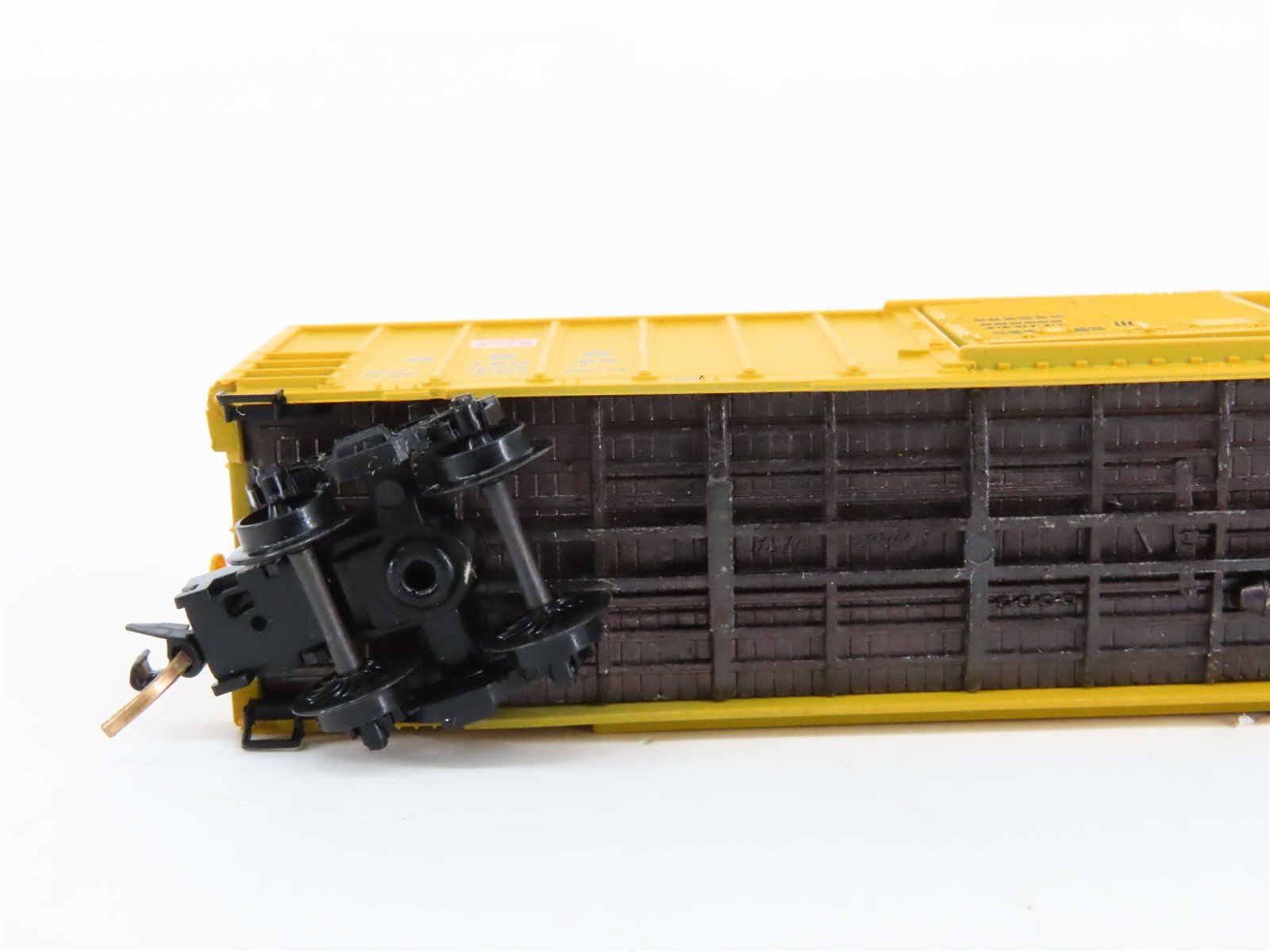 N Scale Micro-Trains 25230 GBW Green Bay & Western 50' Box Car 16089 RTR