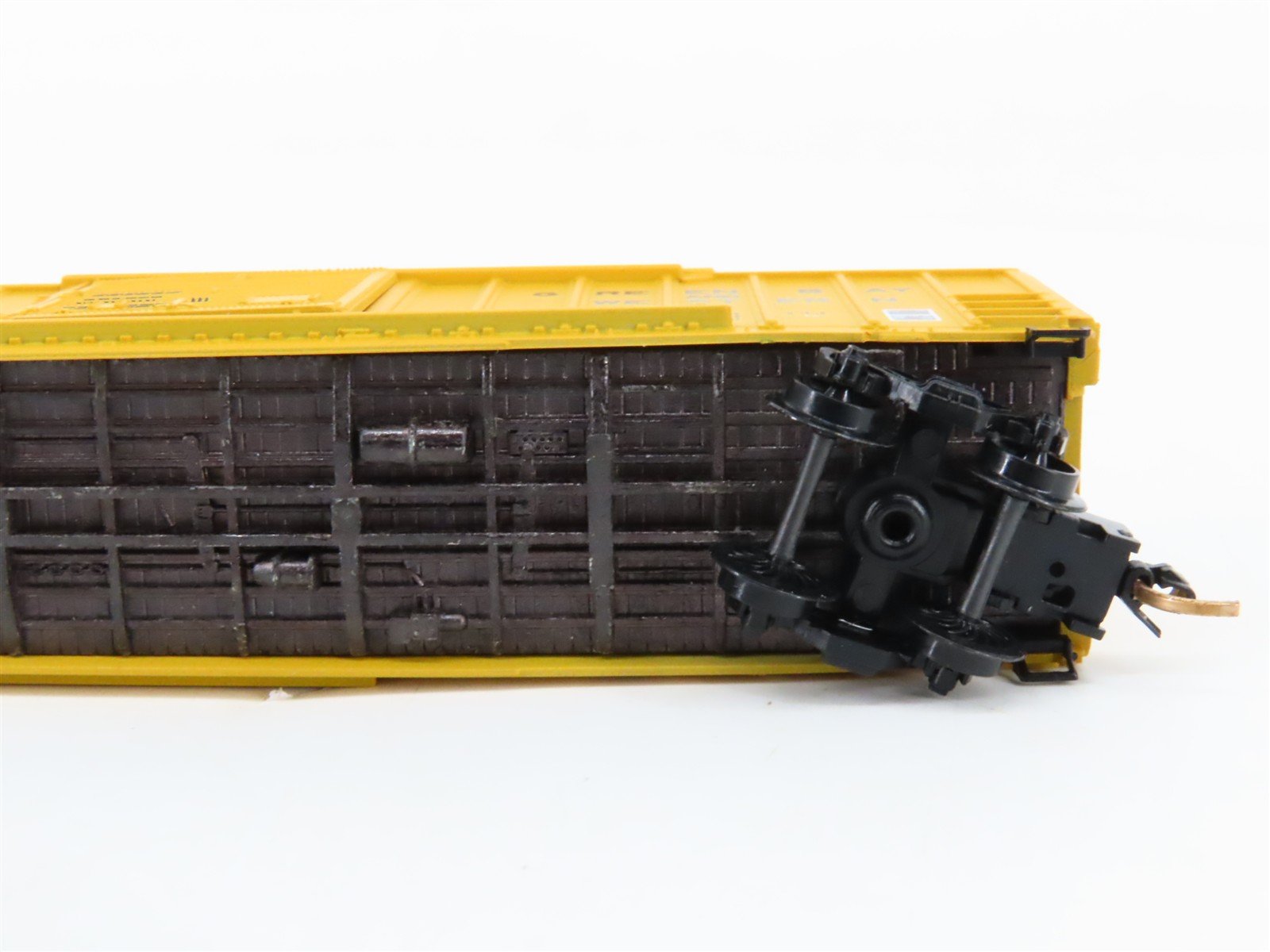 N Scale Micro-Trains 25230 GBW Green Bay & Western 50' Box Car 16089 RTR