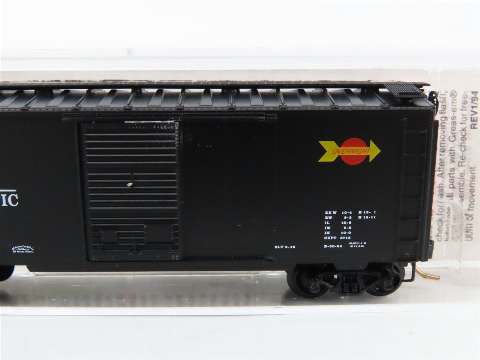 N Scale Micro-Trains 20090 SP Southern Pacific 40' Box Car 97940 RTR