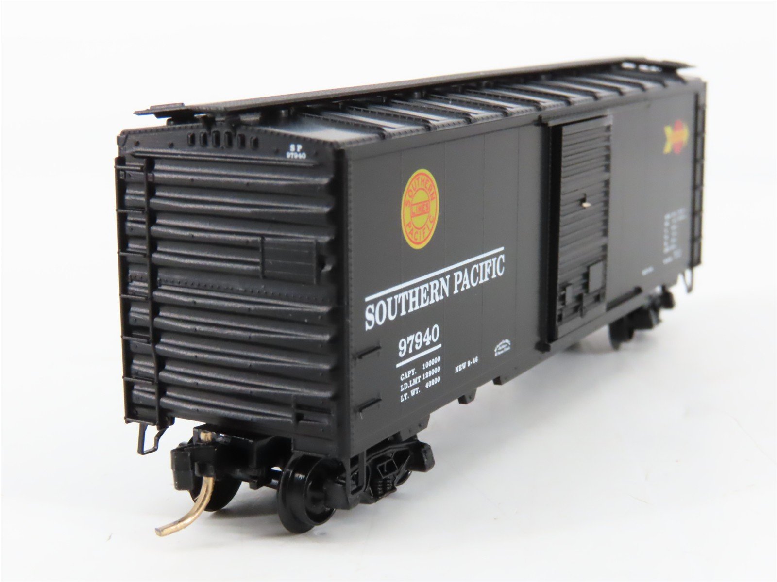 N Scale Micro-Trains 20090 SP Southern Pacific 40' Box Car 97940 RTR
