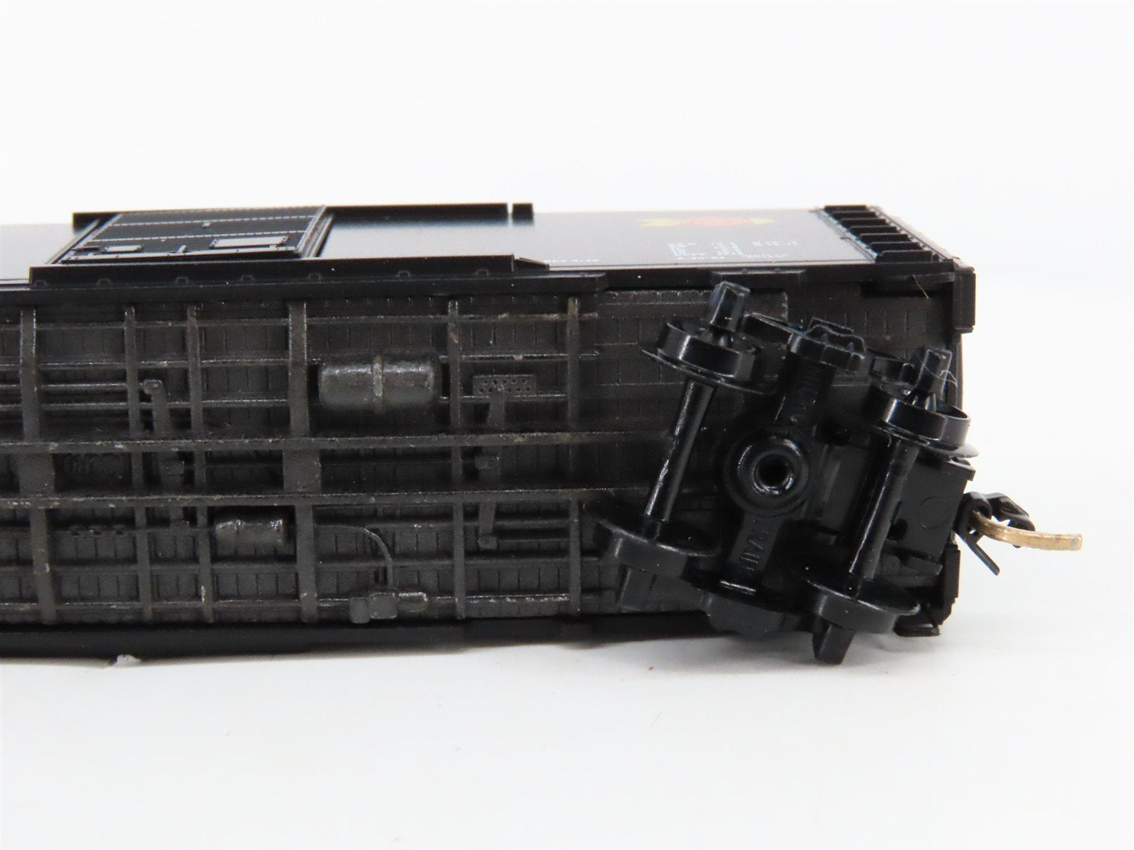 N Scale Micro-Trains 20090 SP Southern Pacific 40' Box Car 97940 RTR