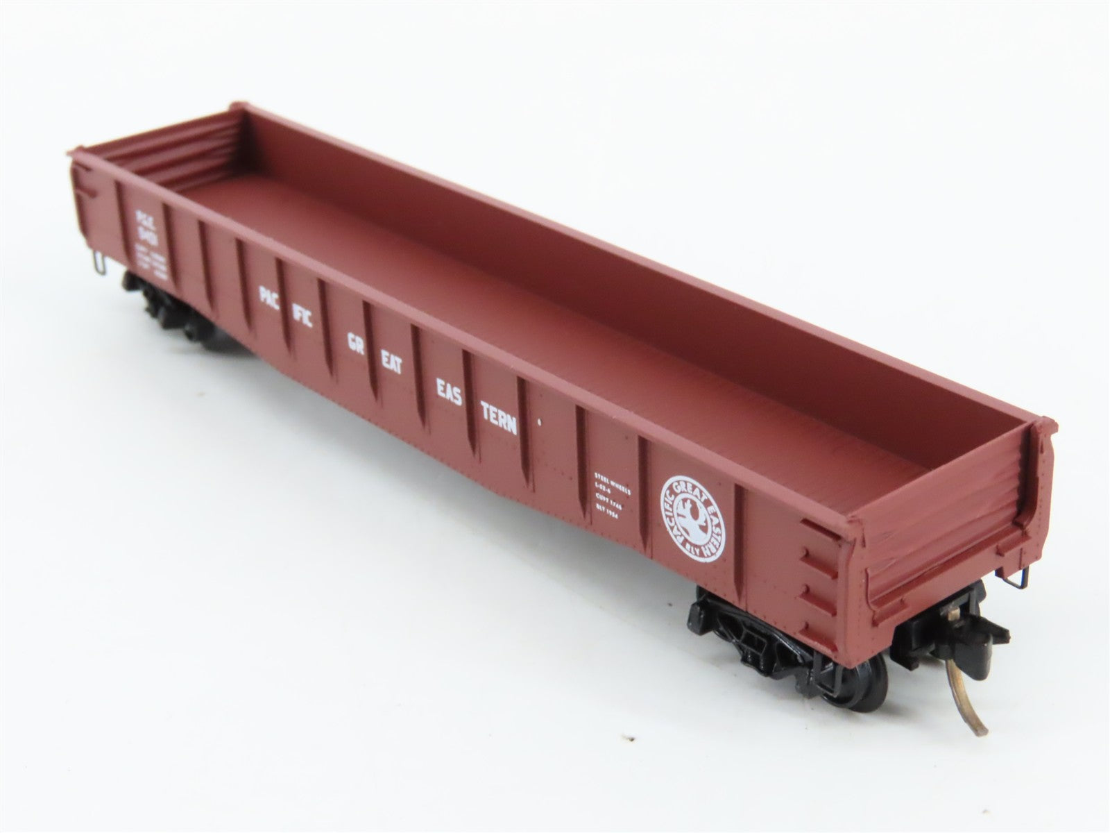 N Scale Micro-Trains 46300 PGE Pacific Great Eastern 50' Fishbelly Gondola RTR