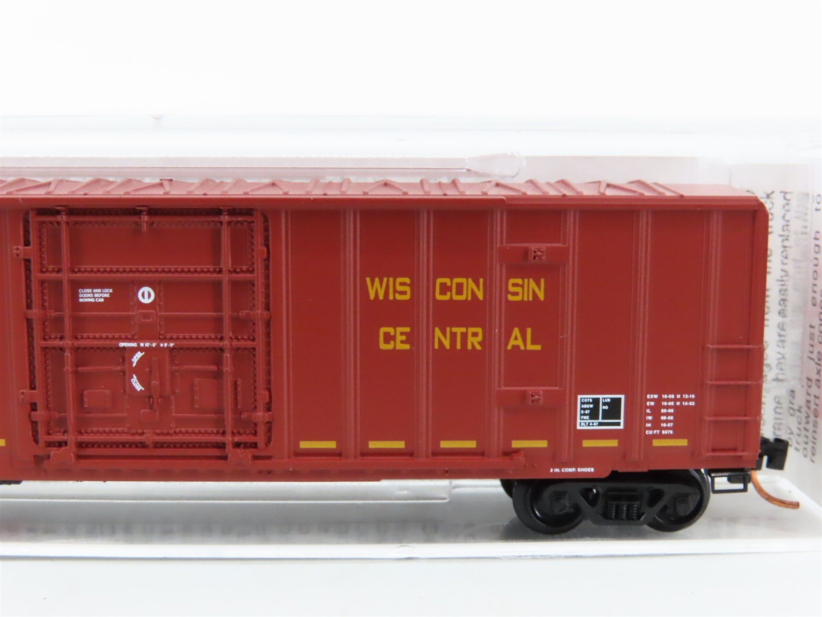 N Scale Micro-Trains 27200 WC Wisconsin Central 50' Box Car 27114 RTR