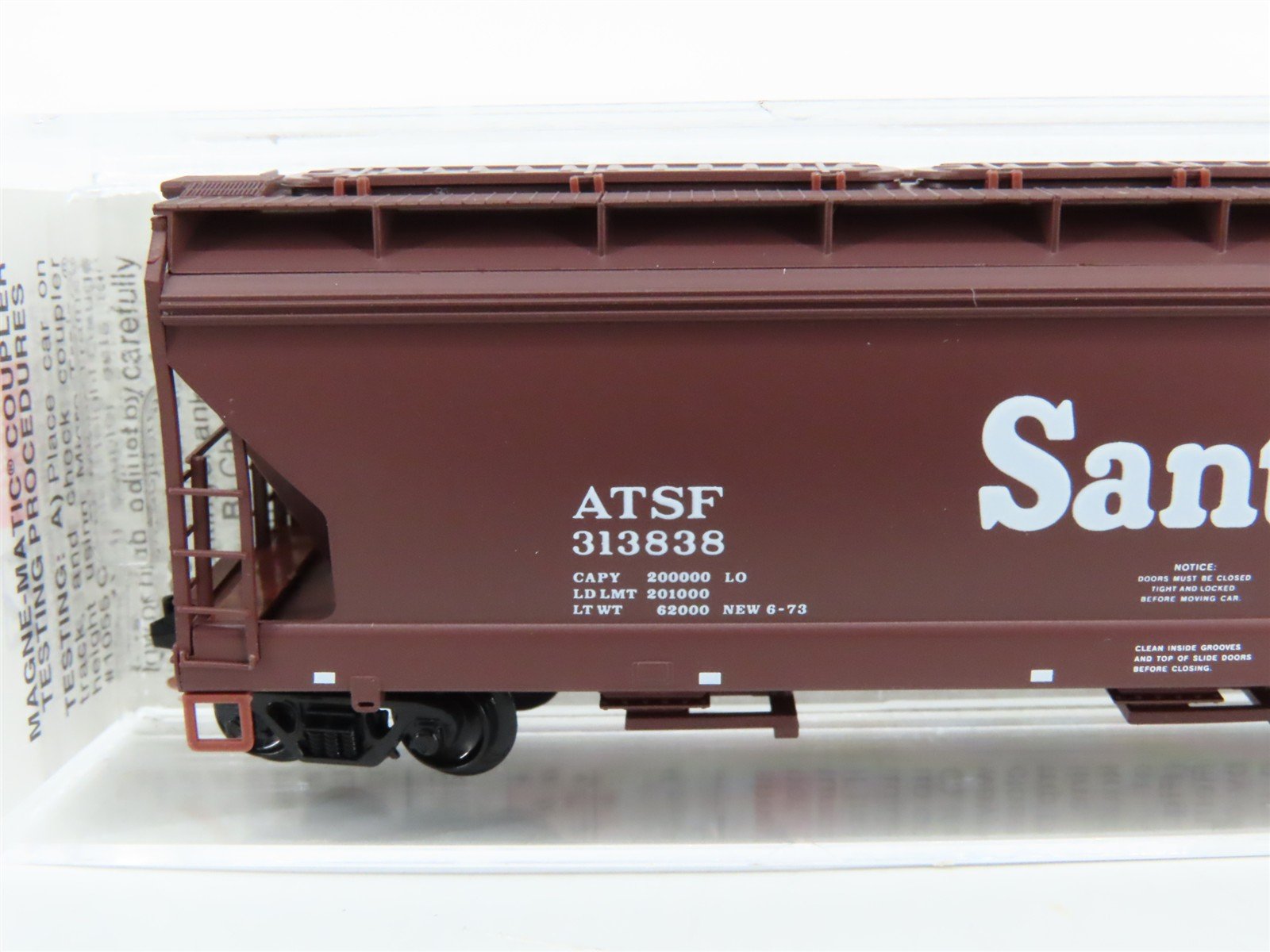 N Scale Micro-Trains 94100 ATSF Santa Fe 3-Bay Covered Hopper 313838 RTR