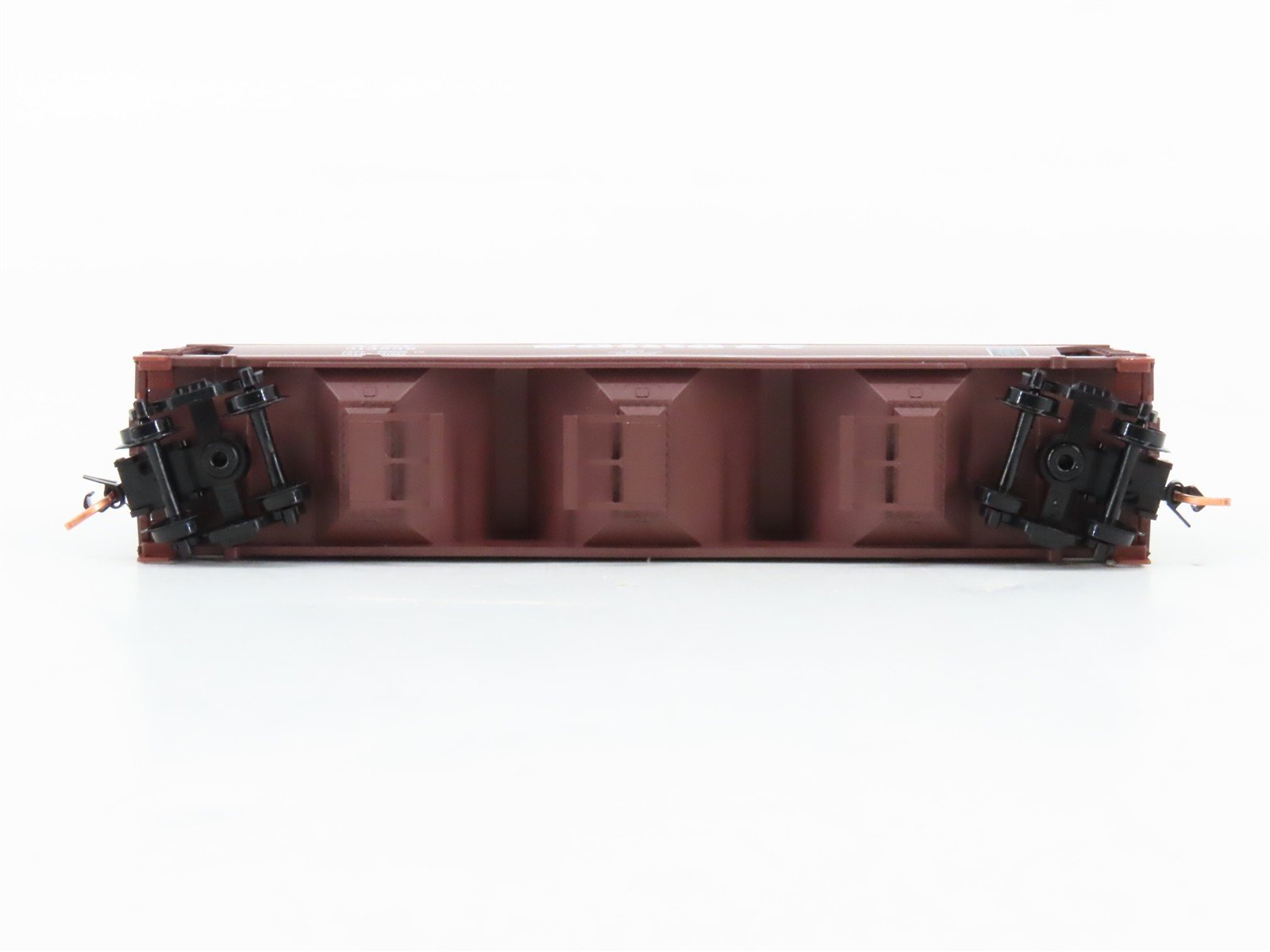 N Scale Micro-Trains 94100 ATSF Santa Fe 3-Bay Covered Hopper 313838 RTR