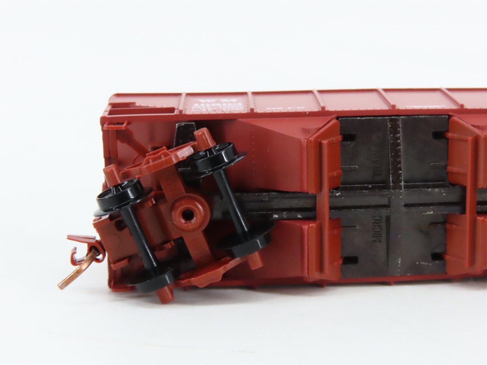 N Scale Micro-Trains 56090 WM Western Maryland 33' 2-Bay Rib Side Hopper RTR