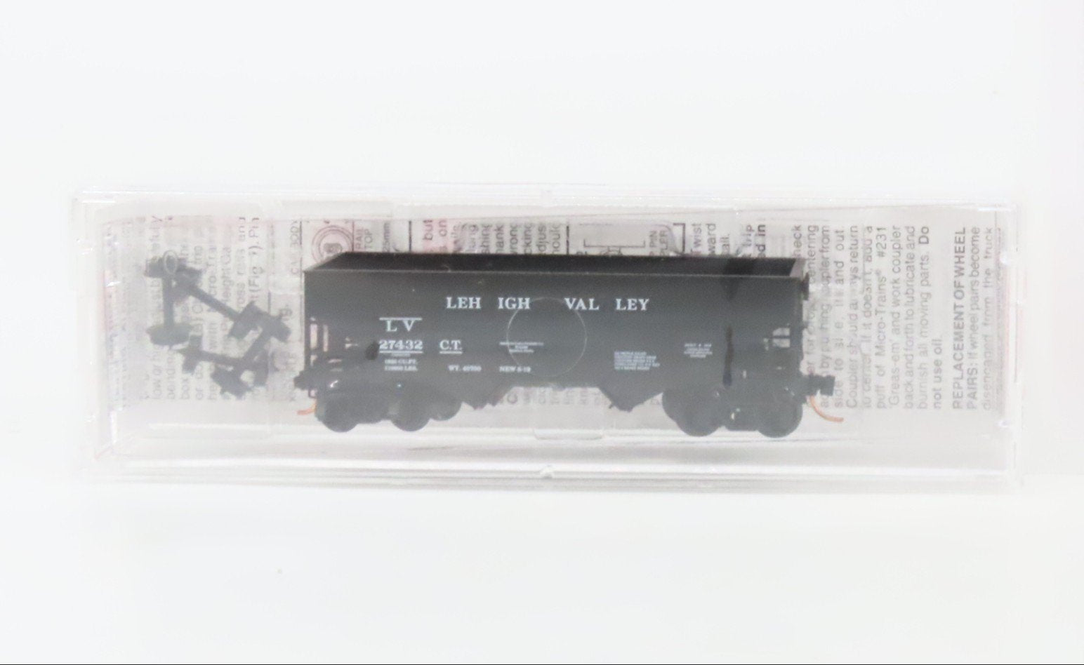 N Scale Micro-Trains 56330 LV Lehigh Valley 33' Twin Bay Hopper 27432 RTR