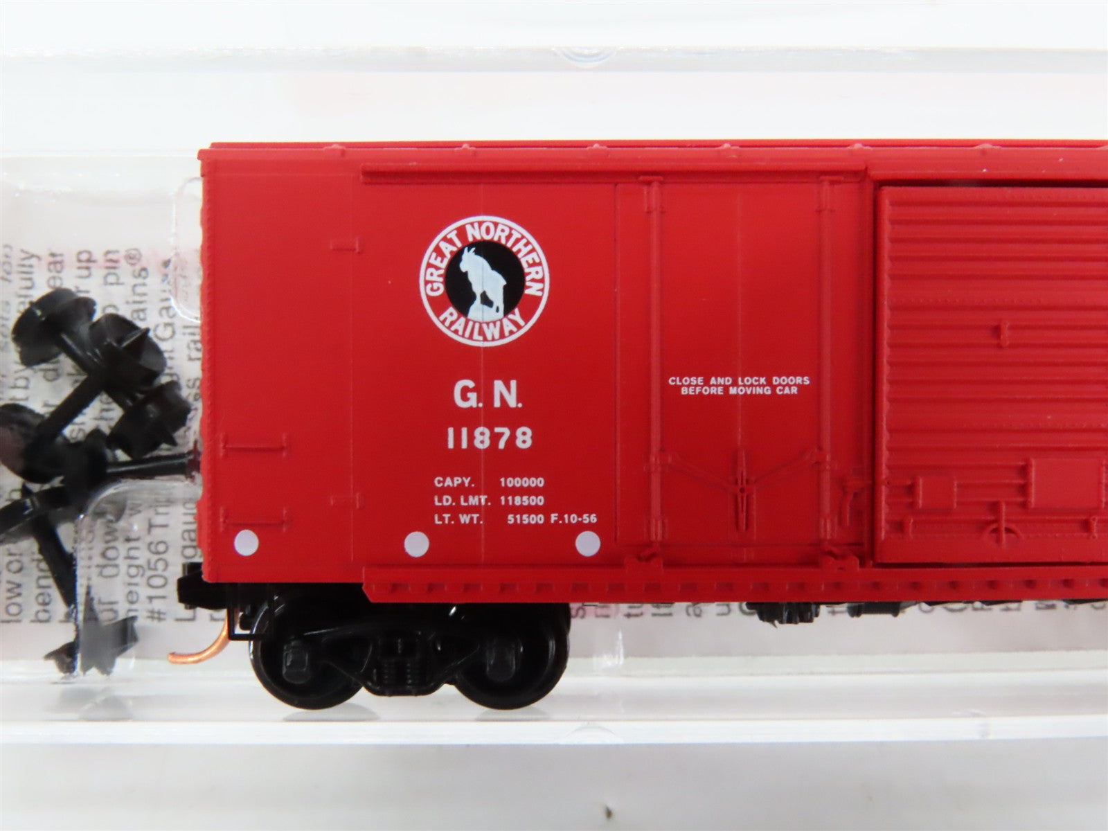 N Scale Micro-Trains 22020 GN Great Northern 40' Plug & Sliding Door Box Car RTR
