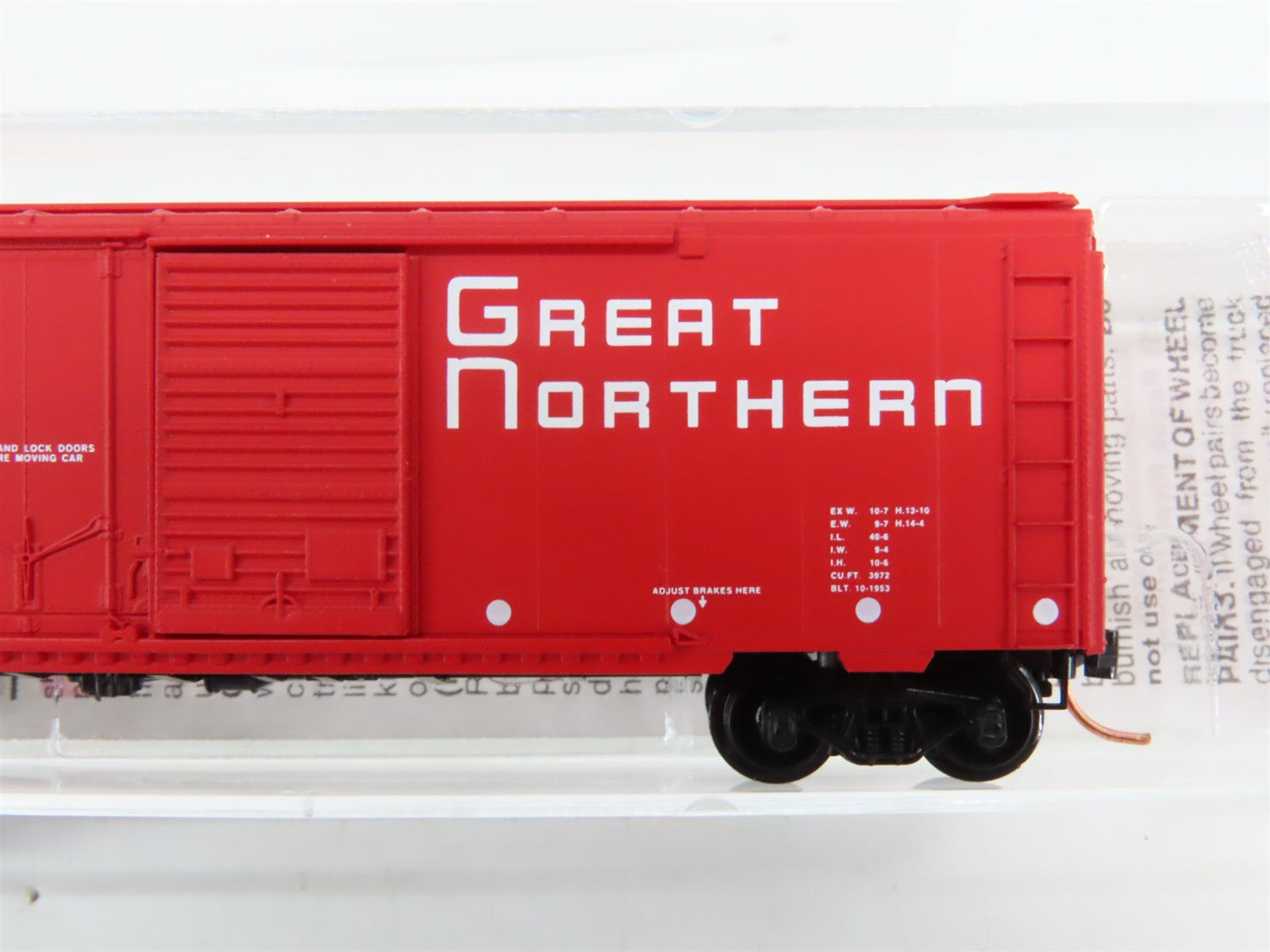 N Scale Micro-Trains 22020 GN Great Northern 40' Plug & Sliding Door Box Car RTR
