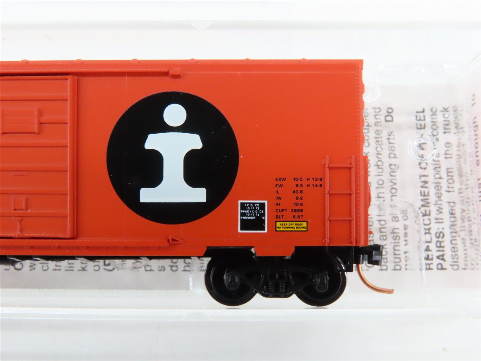 N Scale Micro-Trains 24070 ICG Illinois Central Gulf 40' Single Door Box Car RTR
