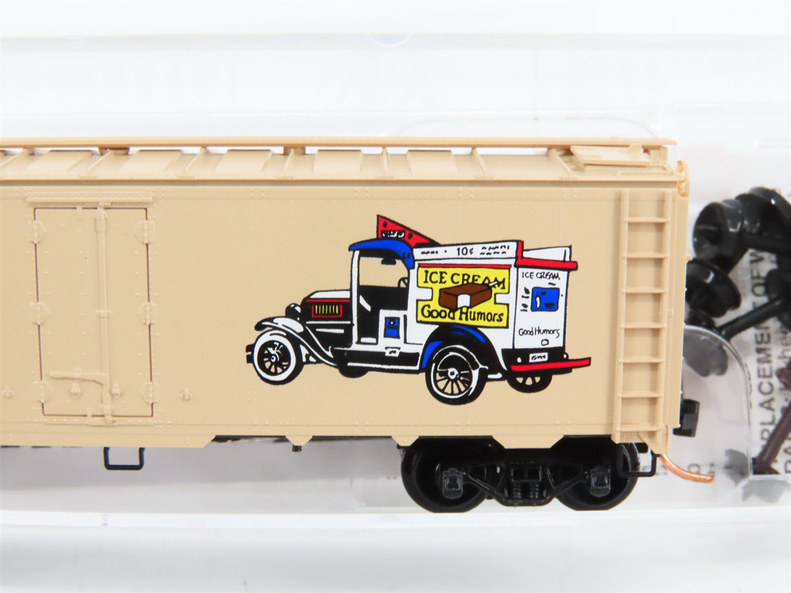 N Scale Micro-Trains 59580 GH Good Humor 40' Steel Ice Reefer 8002 RTR