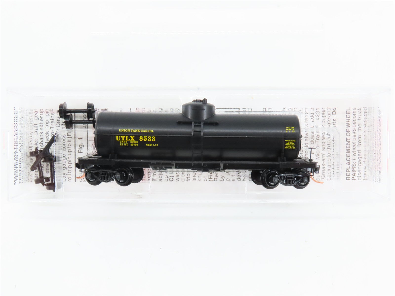 N Scale Micro-Trains 65060 UTLX Union Tank Car Company 39' Tank Car 8533 RTR