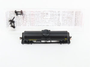 N Scale Micro-Trains 65060 UTLX Union Tank Car Company 39' Tank Car 8533 RTR