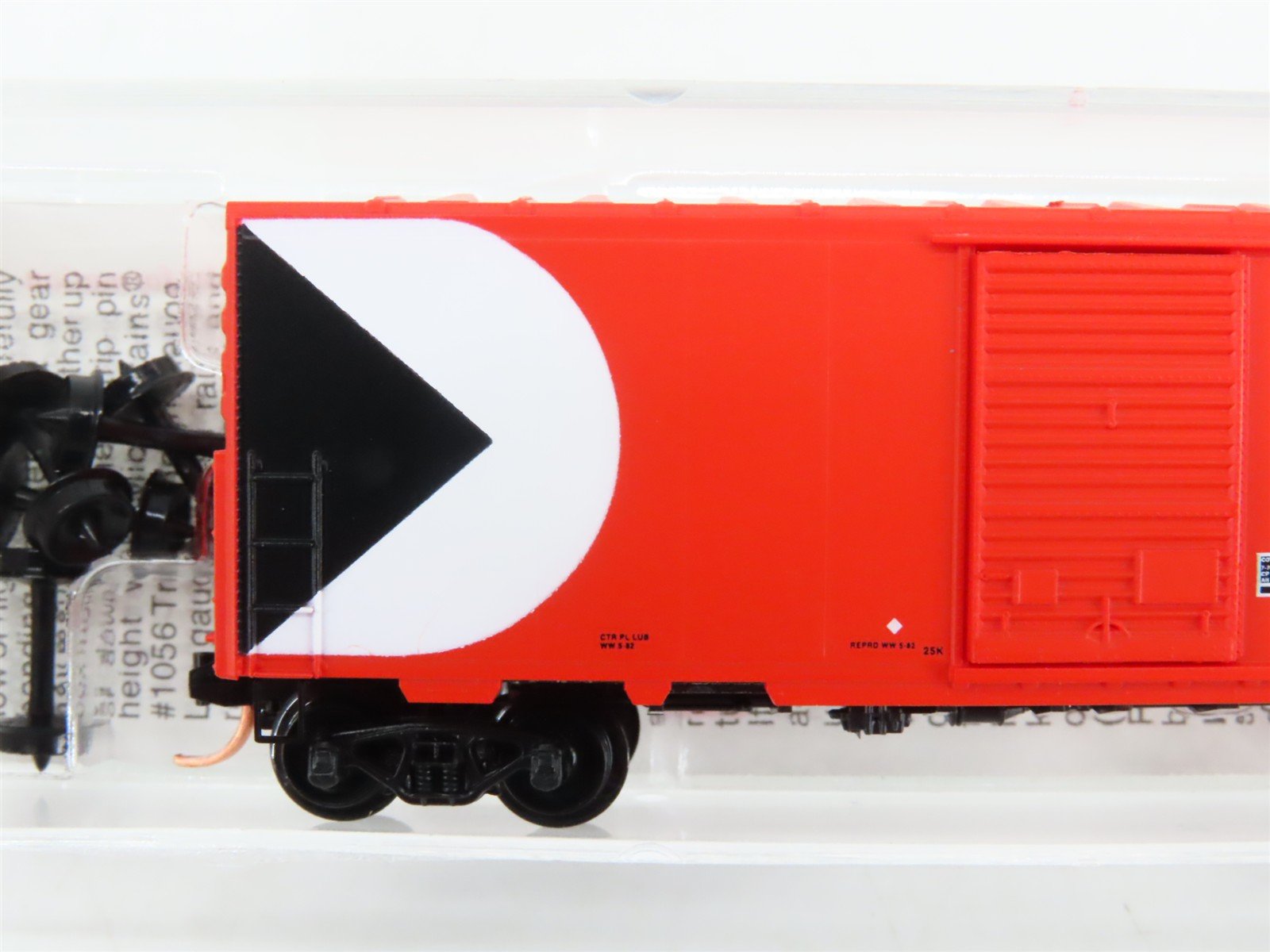 N Scale Micro-Trains 24260 CP Canadian Pacific 40' Box Car 55947 RTR