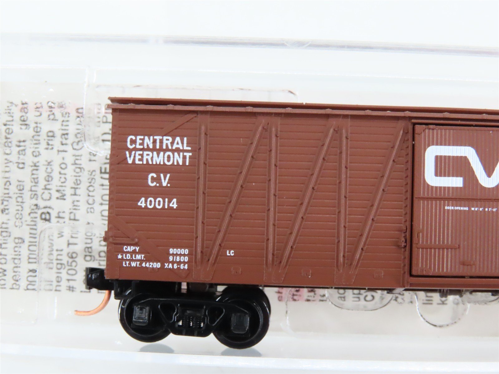 N Scale Micro-Trains 28160 CV Central Vermont 40' Outside-Braced Box Car RTR
