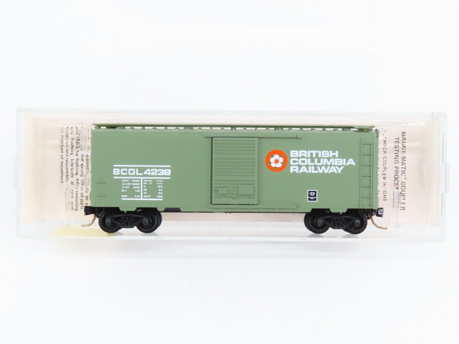 N Scale Micro-Trains 20580 BCOL British Columbia Railway 40' Box Car 4238 RTR