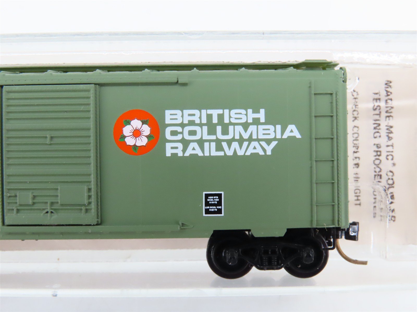 N Scale Micro-Trains 20580 BCOL British Columbia Railway 40' Box Car 4238 RTR