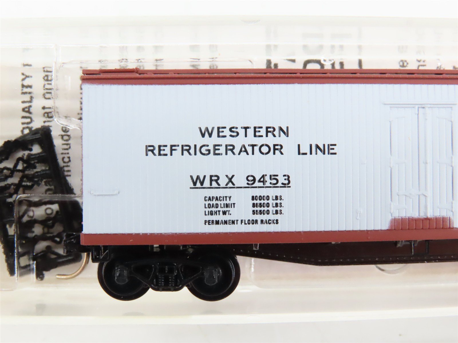 N Scale Micro-Trains 49320 Green Bay Route 40' Double-Sheathed Wood Reefer RTR