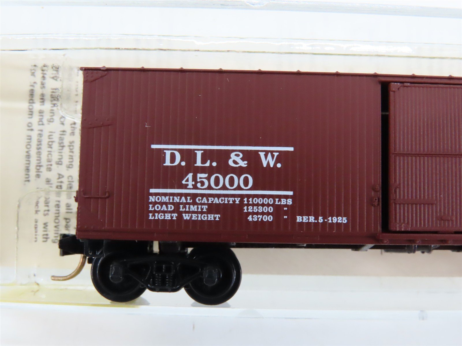 N Scale Micro-Trains 39070 DLW Delaware, Lackawanna & Western 40' Box Car RTR
