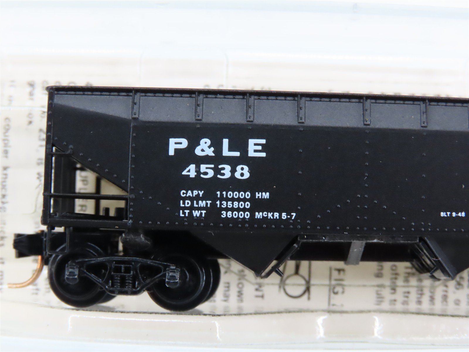 N Scale Micro-Trains 55230 P&LE Pittsburgh & Lake Erie 33' 2-Bay Hopper 4538 RTR