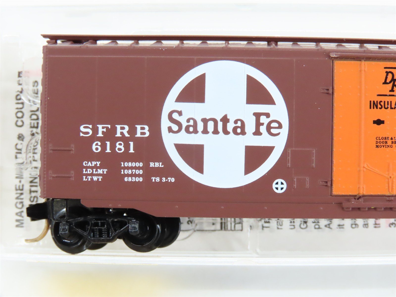 N Scale Micro-Trains 32050/4 ATSF Santa Fe 50' Plug Door Box Car 6181 RTR
