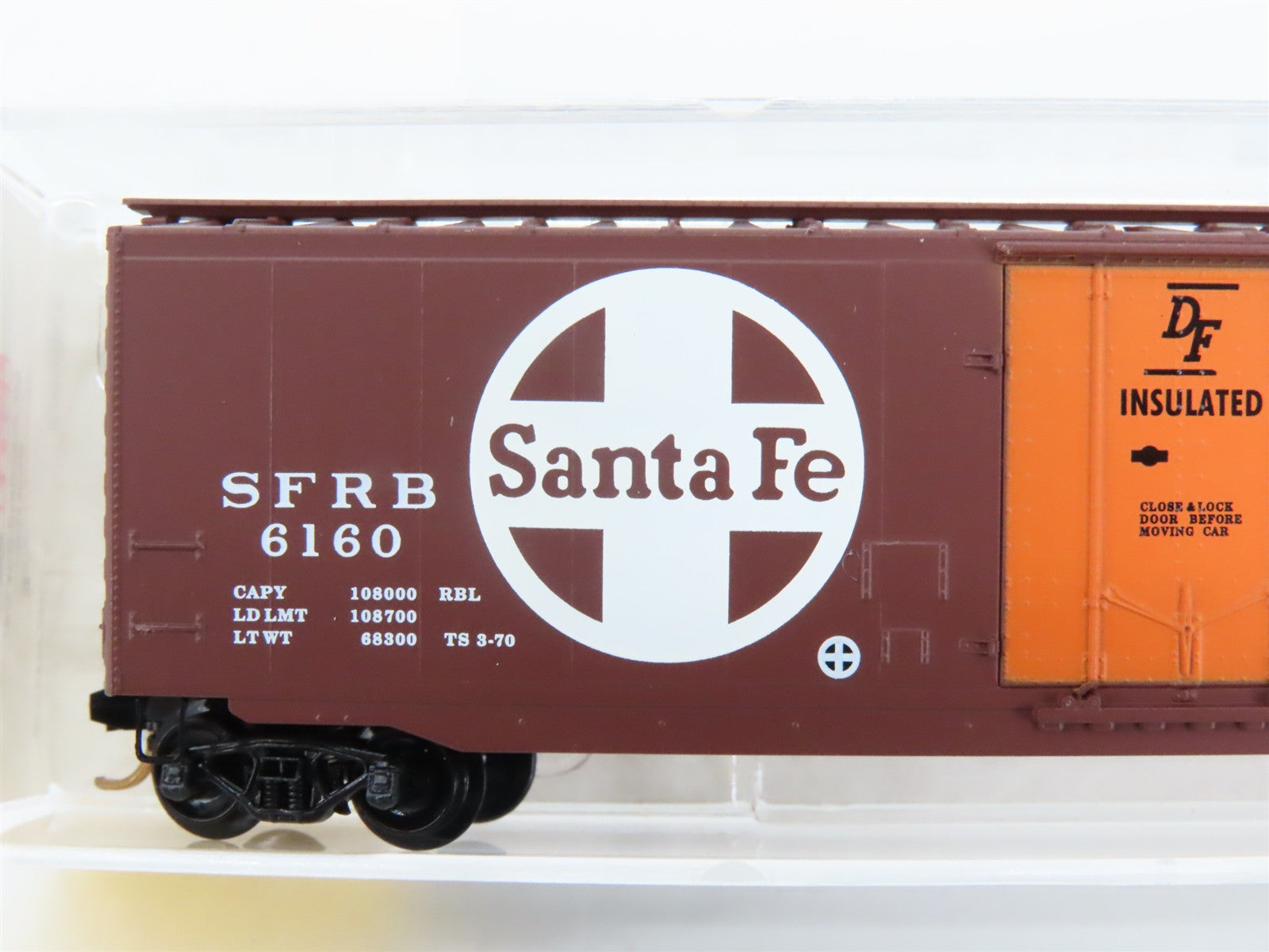 N Scale Micro-Trains 32050/2 SFRB Santa Fe 50' Plug Door Box Car 6160 RTR