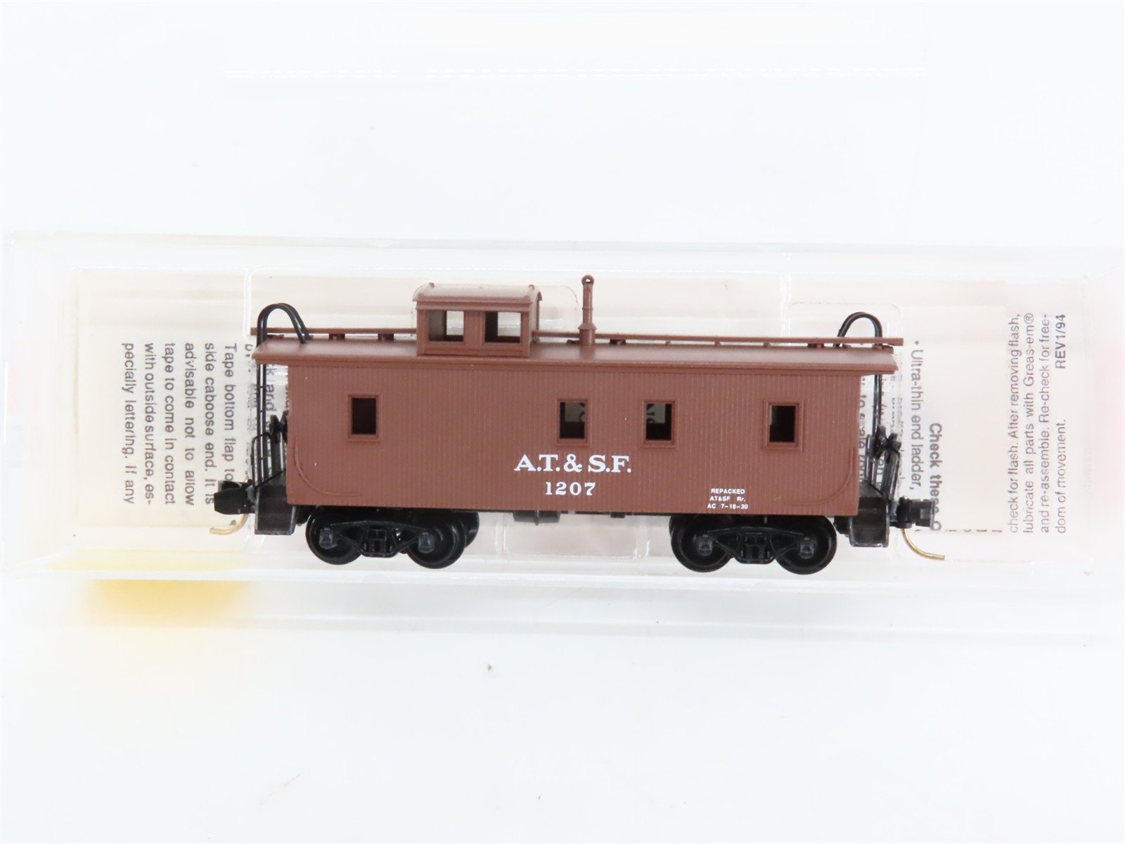 N Scale Micro-Trains 51100 ATSF Santa Fe 34' Wood Sheathed Caboose 1207 RTR